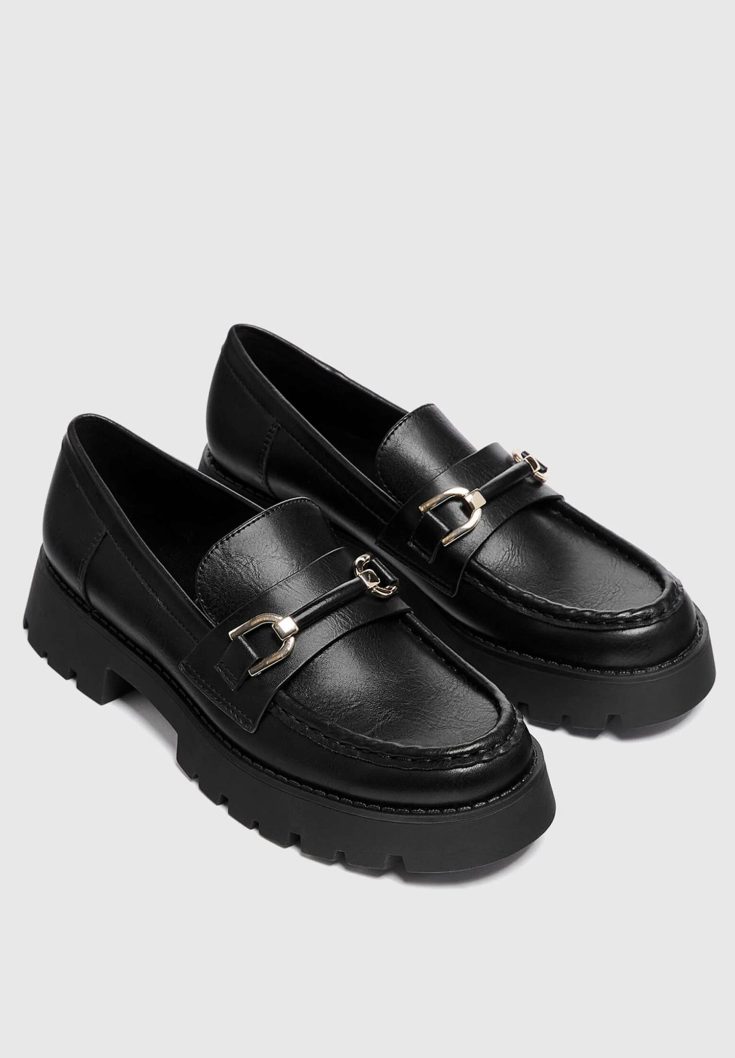 PULL & BEAR Mit Metallapplikation - Instappers - Black 2 PULL & BEAR Mit Metallapplikation - Instappers - Black - Image 2