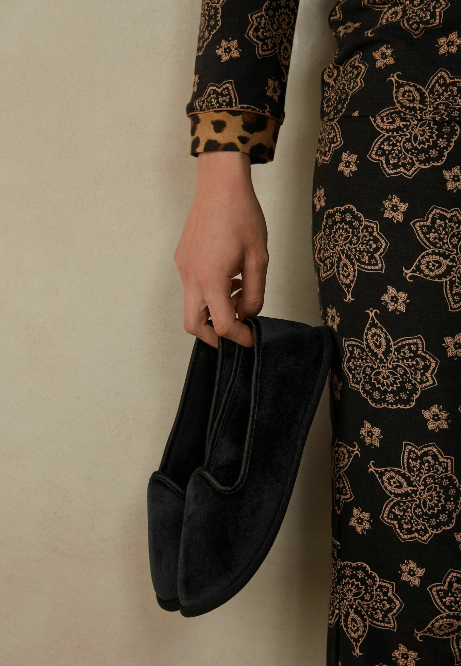 Intimissimi Pantoffels - Schwarz Black 1 Intimissimi Pantoffels - Schwarz Black