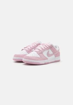 Nike Sportswear Dunk Low - Sneakers Laag - White/Pink Foam -Deals Shoes Store 1d267644556f4932878f5bbeba4f2229