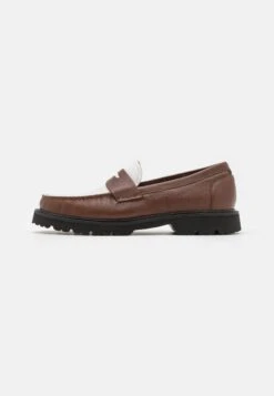 Cole Haan American Classics Penny Loafer - Instappers - Chestnut Spectator