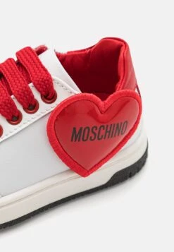 MOSCHINO Unisex - Sneakers Laag - White/Red -Deals Shoes Store 31b0a854f67540018663235d6fa5fa20