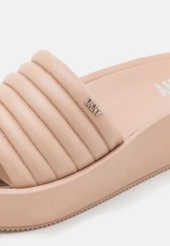 DKNY Jasna Platform Slide- Muiltjes Met Hak - Gold Sand -Deals Shoes Store 39c4399ce8444583958711a62b2f4286