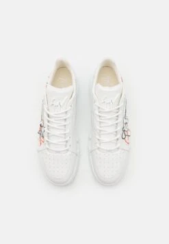 Giuseppe Zanotti Talon - Sneakers Laag - Birel/Vague Bianco 9 Giuseppe Zanotti Talon - Sneakers Laag - Birel/Vague Bianco -Deals Shoes Store 4d55ba5e858b406da05537e3932e06f2