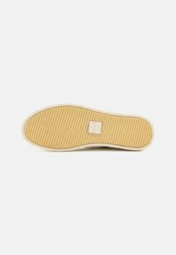 Clae Bradley Unisex - Sneakers Laag - Off-White/Vanilla Terry -Deals Shoes Store 6053387e23de48918eaebec198f6c9e1