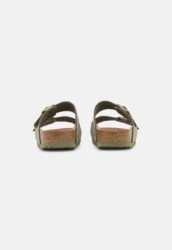 Birkenstock Arizona Earthy Vegan - Pantoffels - Khaki 9 Birkenstock Arizona Earthy Vegan - Pantoffels - Khaki -Deals Shoes Store 7080d1e98825458c8ddfe6525af59348