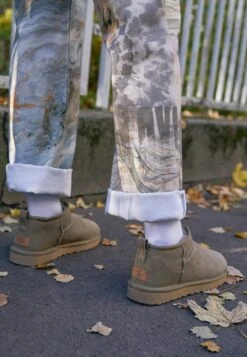 Ugg Korte Laarzen - Marrone 9 Ugg Korte Laarzen - Marrone -Deals Shoes Store 805545edaa1f4bd18248d04b1a641ed4