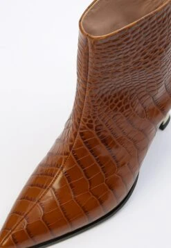 Korte Laarzen - Brown 9 Korte Laarzen - Brown -Deals Shoes Store a19a1334ecf74092a6afeadc66ef05e4