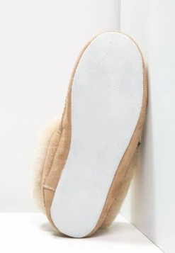 Shepherd Emmy - Pantoffels - Chestnut -Deals Shoes Store a9775c6dae534429927a53167dcb4bb2