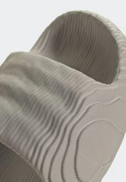 Adidas Originals Adilette 22 Unisex - Badslippers - Light Brown/Light Brown/Core Black 11 Adidas Originals Adilette 22 Unisex - Badslippers - Light Brown/Light Brown/Core Black -Deals Shoes Store b497886427ac4e5c8027d7e3e260c1e6