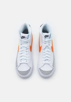 Nike Sportswear Blazer Mid '77 Bg Unisex - Sneakers Hoog - White/Safety Orange-Wolf Grey-Black -Deals Shoes Store b8b9542369e3480a9ae2c4c70eb41857