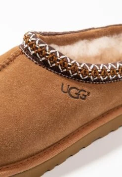 Ugg Tasman - Pantoffels - Chestnut -Deals Shoes Store c79e16aa1430443686a0e914e449990a
