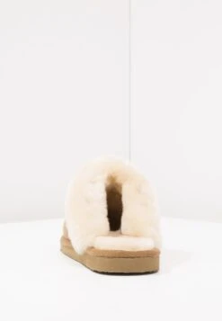 Shepherd Jessica - Pantoffels - Chestnut -Deals Shoes Store c98952d3b4ea4a258e2f9eaa60483040