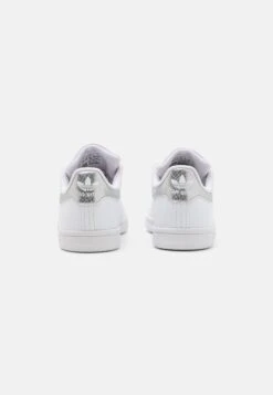 Adidas Originals Stan Smith Unisex - Sneakers Laag - White/Grey Two/Silver Metallic -Deals Shoes Store eb8b63a53f2d4e1d8bf54d4f7ef9ddea