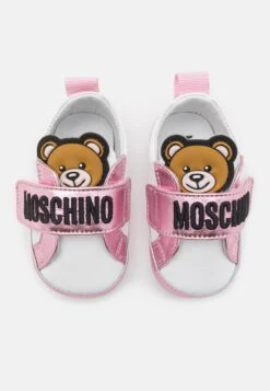 MOSCHINO Unisex - Babyschoenen - White/Pink/Black -Deals Shoes Store ee03d434a6174e419e2504f6e50c8ae7