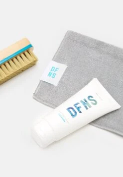 Footwear Cleaner Kit Set - Verzorgingsproducten - White -Deals Shoes Store f26555efe2a4405ca06743a29dbc2cb2