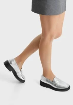 BERSHKA Penny Strap - Instappers - Silver Coloured